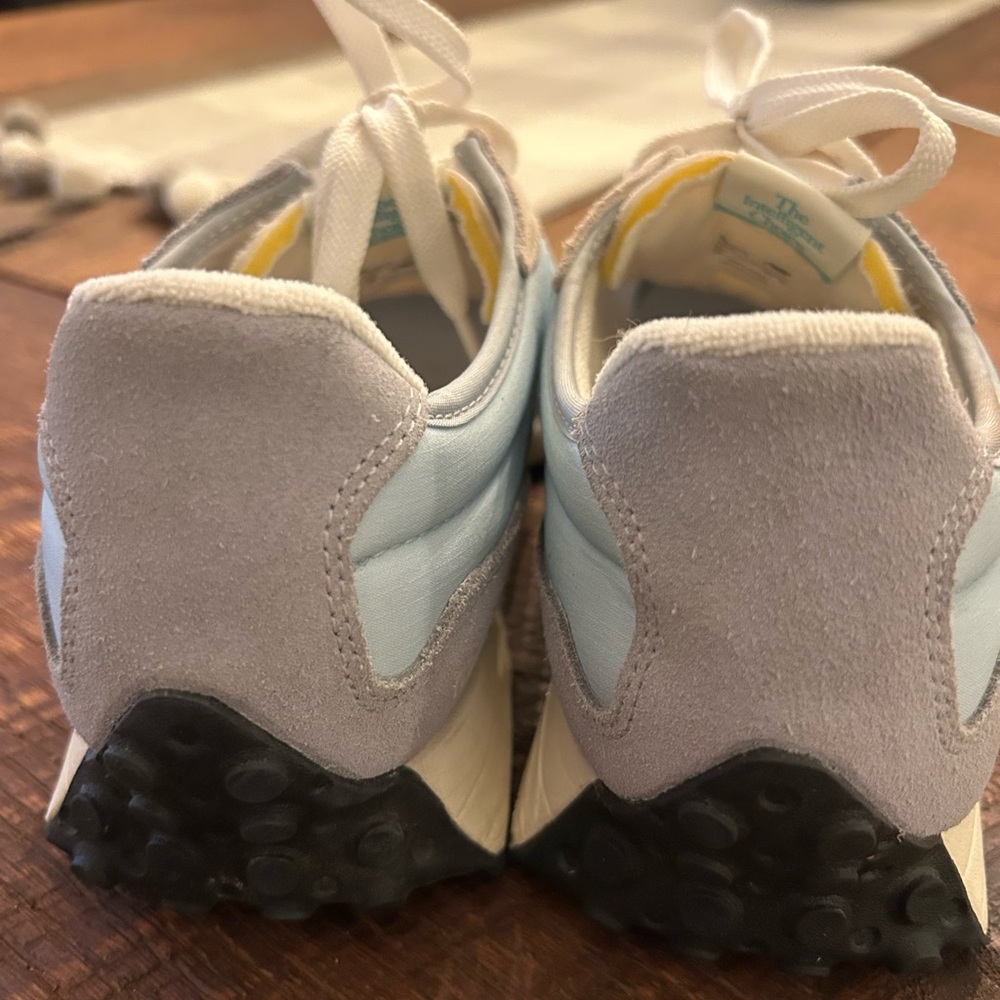 New Balance 327 Kids' Sneakers- Gray and Teal.  Kids size 7- Women’s  8.5 - Picture 6 of 7